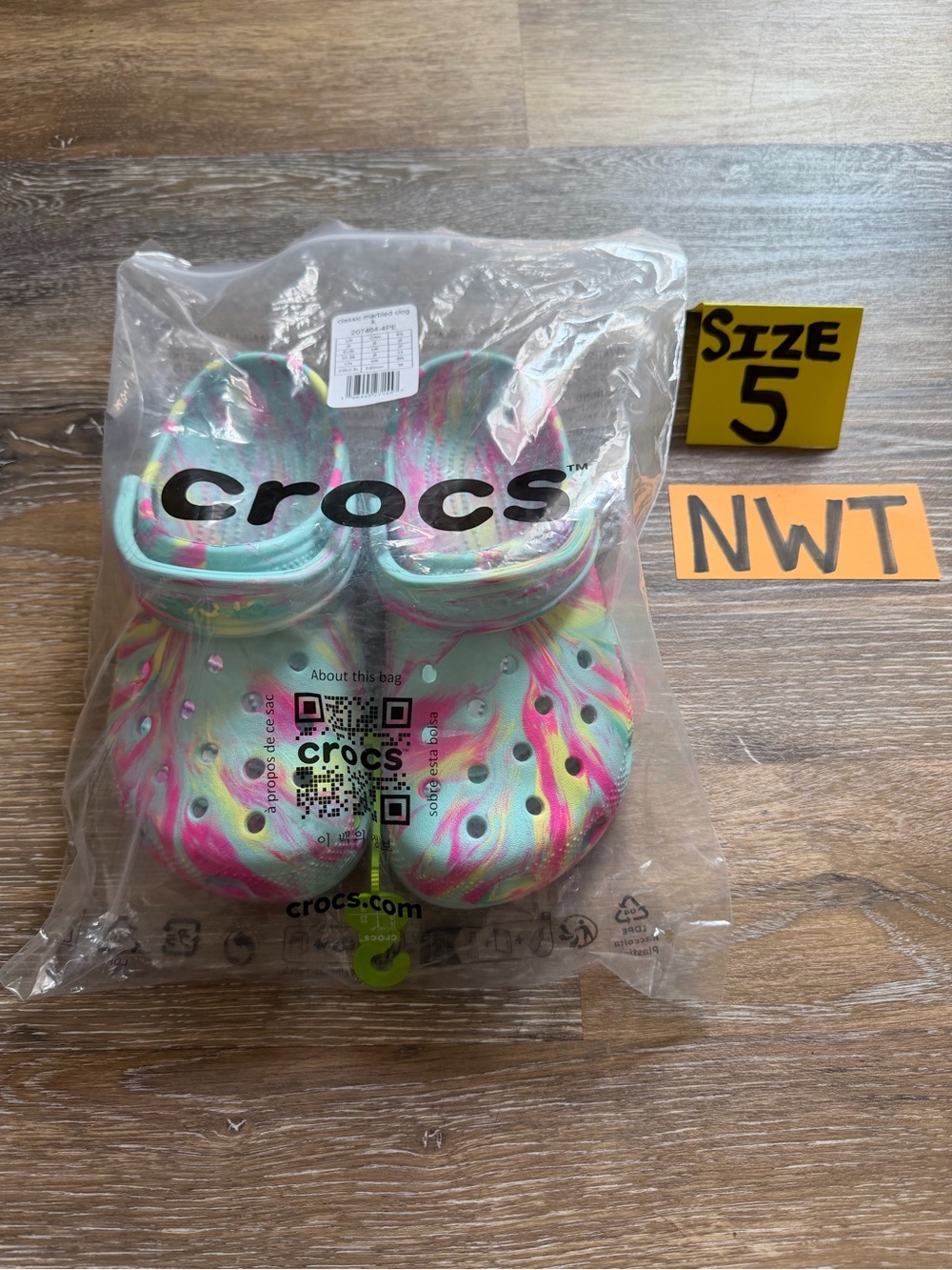 NWT Crocs Kids' Tie-Dye Clog - Mint & Pink (Size 5)